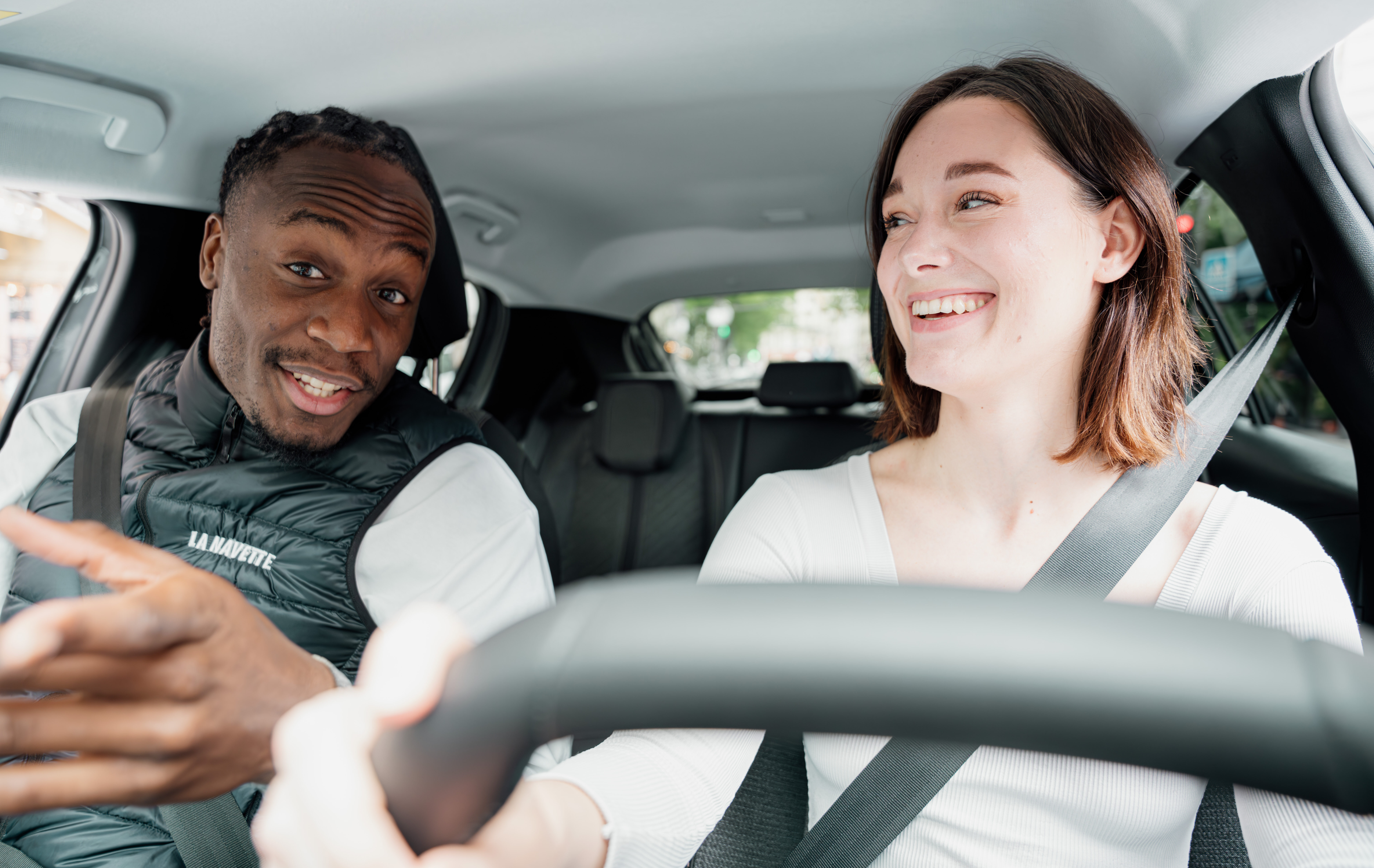 cours de conduite enseignant de conduite et candidat au permis de conduire auto