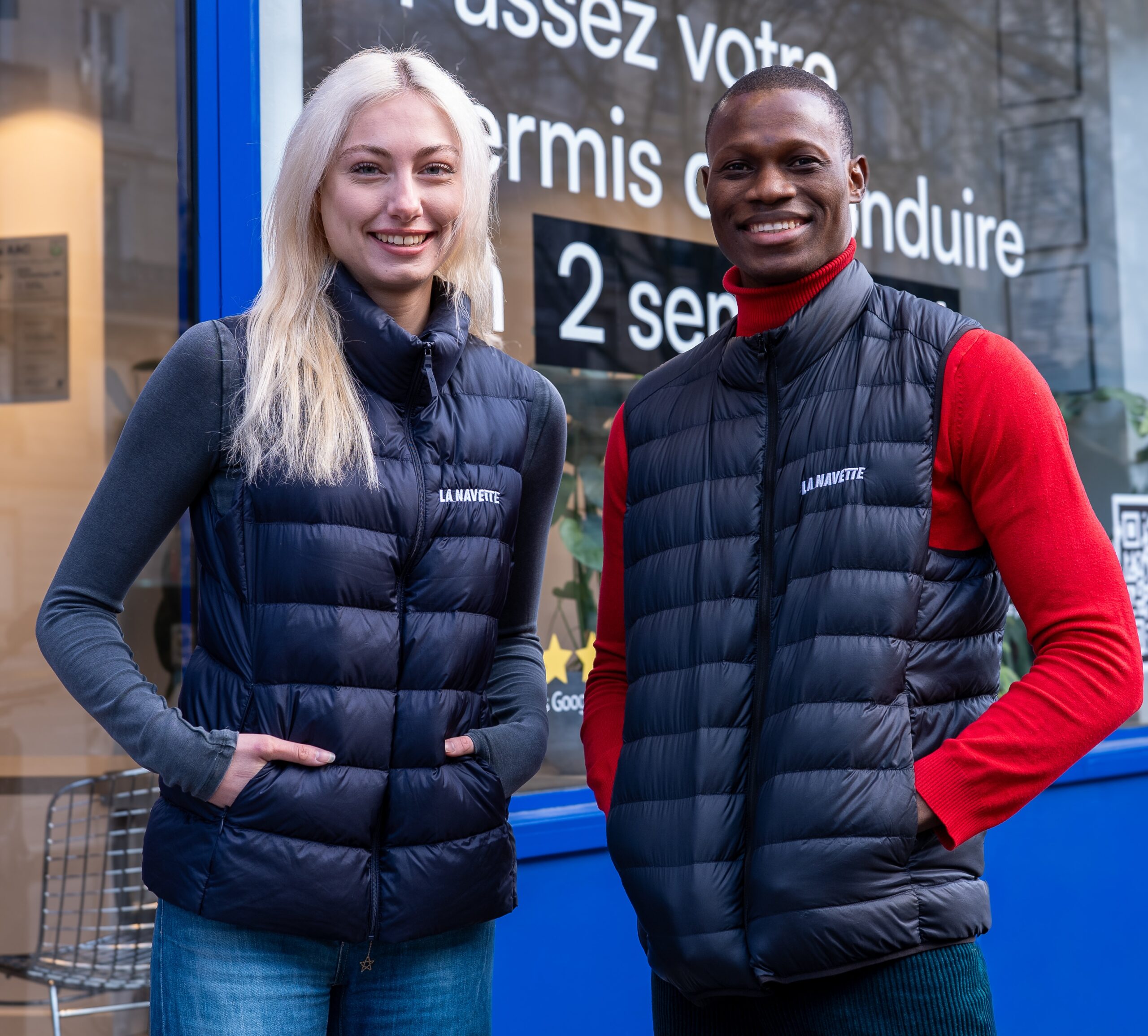 enseignants de la conduite la navette devant l'agence bd de courcelles
