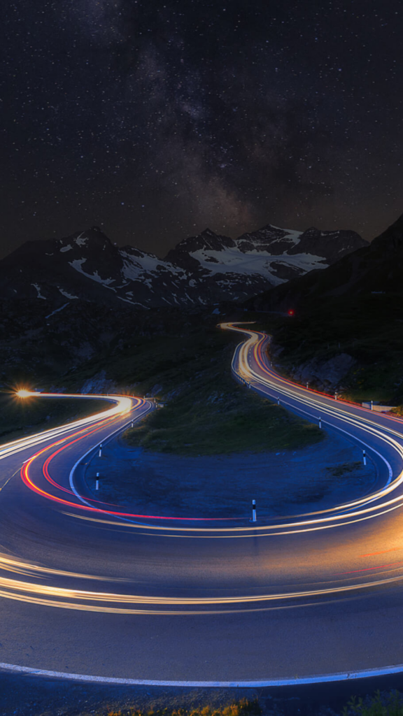 Route grande vitesse avec vu montagne